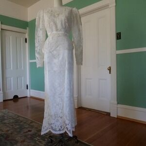 Romantic bespoke vintage 80s white lace 4 pierce wedding dress set